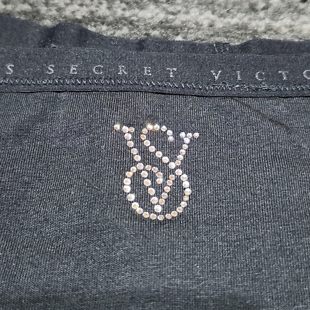 VICTORIA SECRET RHINESTONES BLACK V-STRING NWOT MEDIUM